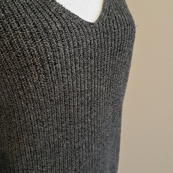 BANANA Republic Gray Knit Sweater Size XS - Picture 3 of 6